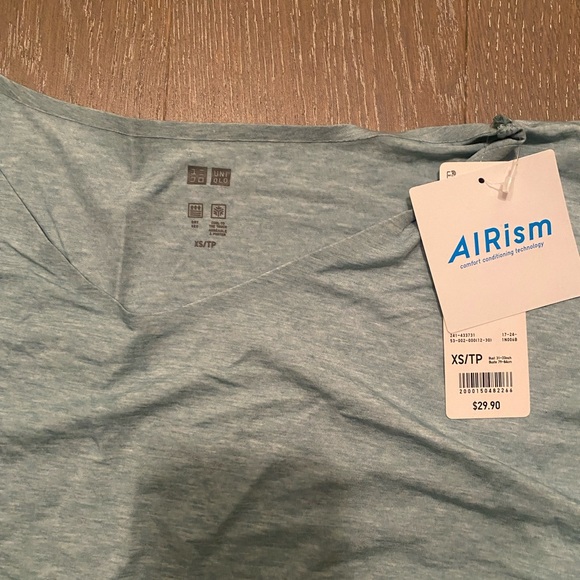 UNIQLO AIRism Seamless Boat Neck Long T-Shirt - Womens XS - Green -New with Tags - Picture 2 of 2